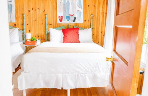 Cottage 11 - Double Queen Beds plus Child Loft w 2 Twins Private Bath & Kitchenette Pets Allowed Fee applies - Foto 22