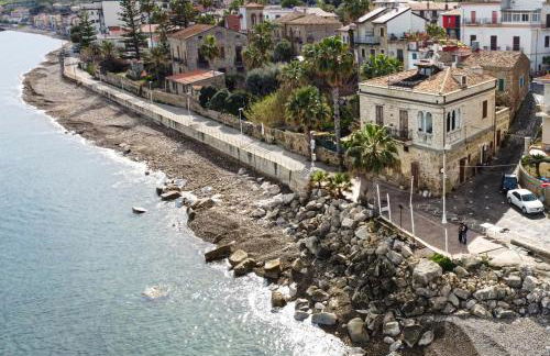 Stanza del pescatore - casa rustica sul lungomare - Foto 1