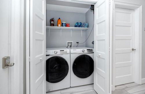 NEW! Palm Harbor Hideaway - Beautiful, Spacious 4BR Home with Amazing Pool - Foto 26