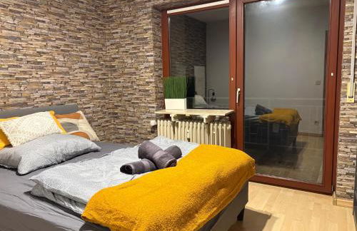 Frankfurt Work and Rest- 4 Bedrooms- 2 WCs- free Parking- 5 Queen size beds- Fast WiFi- roller shutters - Foto 35