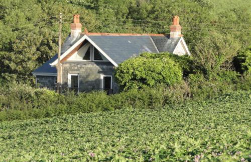 Private Double Room and Ensuite in Historic Cornish Cottage - Photo 5