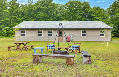 Toivola Home with Fire Pit 8 Mi to Lake Superior! - Foto 1