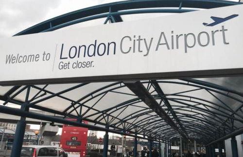 Stylish 2 Bed Near Excel, Canning Town & O2 - Photo 14