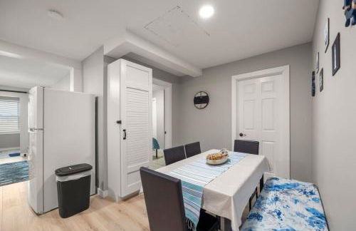 Lakeside Bliss 2BR, 1BA with All Modern Comforts - Foto 22