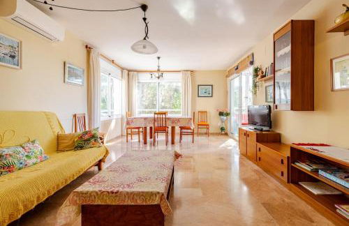 Apartmento en Primera línea de Mar, vistas al Mar y Piscina - Foto 1