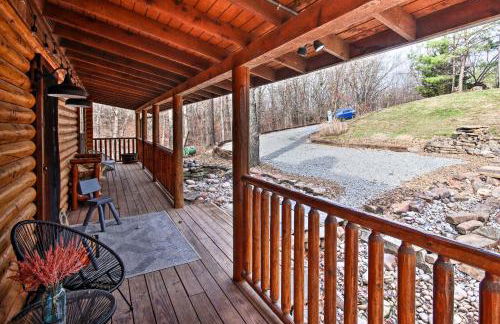 Enchanting Forested Cabin with Fire Pit and Grill - Foto 31