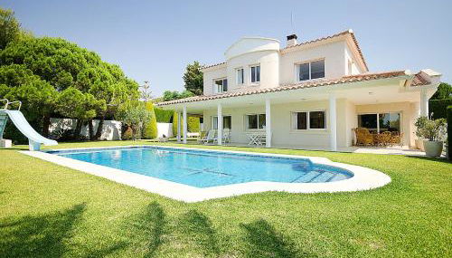 R11 Casa Blanca con gran jardin y piscina - Photo 2
