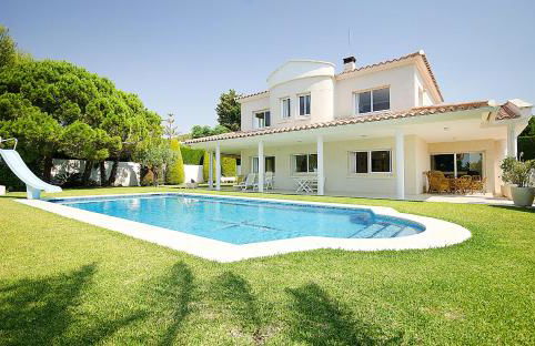 R11 Casa Blanca con gran jardin y piscina - Photo 2