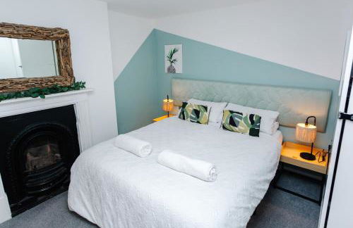 Town Centre Oasis with Two Hot Tubs - Photo 5