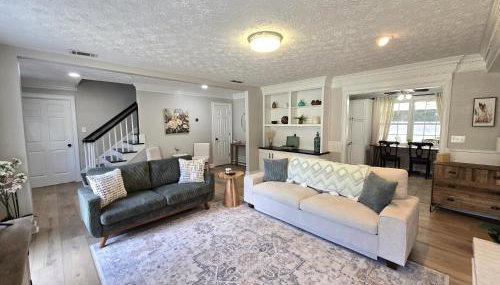 Cozy 5BR Family Retreat Firepit Games Patio - Foto 2