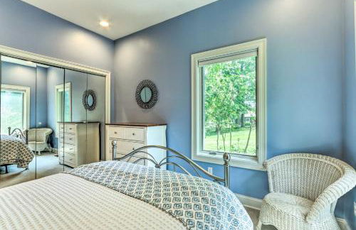 Walk to Lake Middlefield Home with Fire Pit - Foto 23