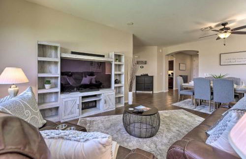 half Mi to Lake Family Home with Hot Tub in Goodyear - Foto 3