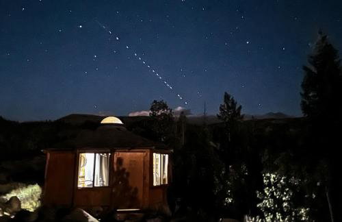 Red-tail Roundhouse at 22 West Cabins and Recreation - Foto 1