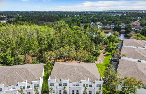 Trendy Thematic 3BR Townhouse with Private Pool - Foto 39