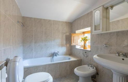 Cozy Home In Comano With Wifi - Foto 29