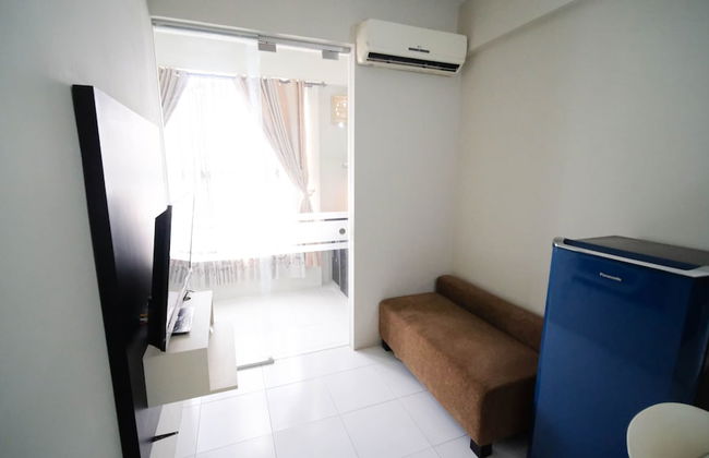 Simple And Homey 2Br At Dian Regency Apartment - Photo 18