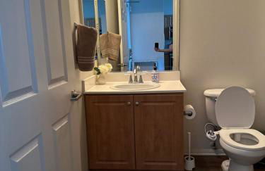 Spacious,2Queen beds, free parking, pool&gym and central location - Foto 19