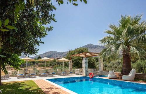 Saridakis Villa, Multi-Generational Escape & Pool, By ThinkVilla - Foto 15