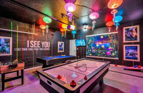 Spacious 7BR Retreat w Pool Game Room - Foto 34