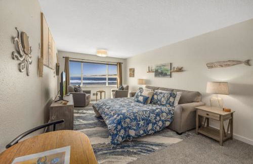 Oceanfront Suite - Top Floor - Sleeps 4 - Pool and Sauna - Foto 7