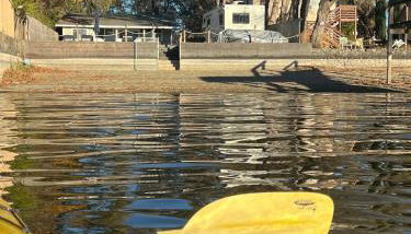 Peaceful Lakeside Retreat - Cozy 3BR Waterfront Home - Foto 5