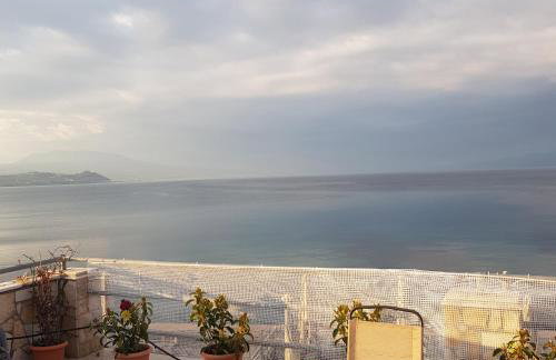 KORONI MARE -Sea view apartment/διαμέρισμα με θέα στην θάλασσα - Photo 5