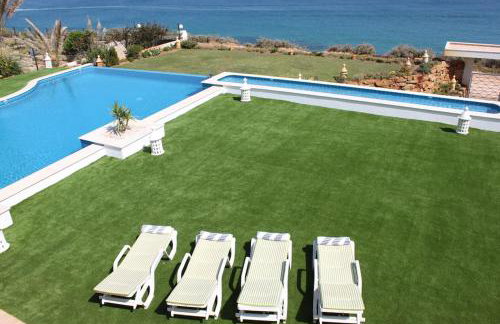 Breathtaking Villa with infinity pool over the sea - Foto 77