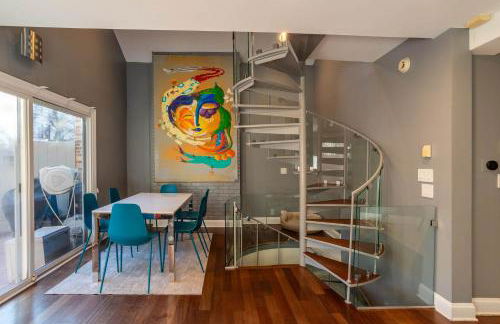 3-Story Townhome Free Parking Private Patio Washer-Dryer - Foto 1