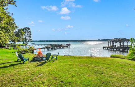 Flint Palestine Lakefront Retreat Firepit BBQ - Foto 16