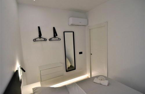 BIBLIOTECA DE LUJO EN EL CENTRO HISTORICO DE MÁLAGa - Photo 9