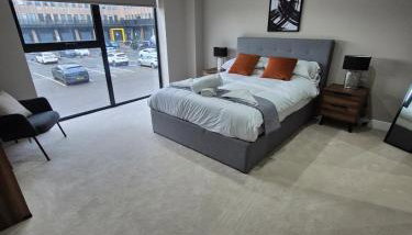 #22 Lux & Stylish 2 bed 2 bath Apart w balcony 11 - Near Cannon Hill Park - Sleeps 4 - Perfect for contractors and families - Free parking - Foto 5