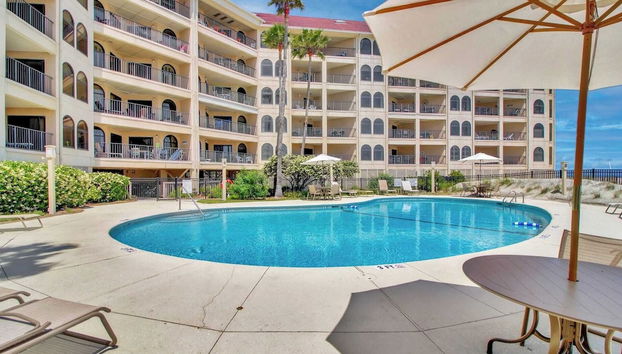 417 Seascape by Avantstay Beachfront Condo w/ Communal Pool Access - Foto 3, Interior