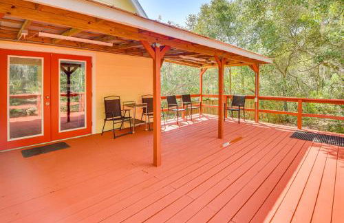 Walk to Lake George Quiet Nature Escape with Deck - Foto 21