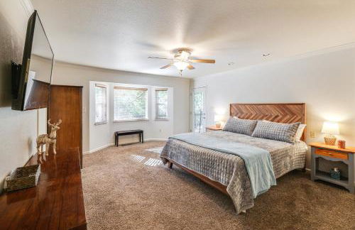 Forest-View Retreat Grill and Fireplace in Sonora - Foto 12