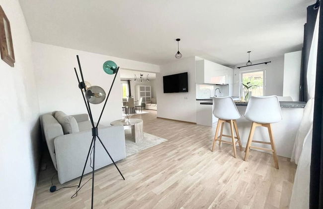 Impeccable 2-bed House in Albești - Foto 26