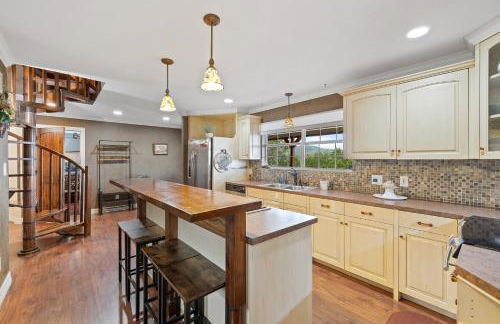 Entire 2br 2ba hilltop view home Sleeps 8 pets 4 acres Jacuzzi Central AC Kingbeds Office Free WiFi Parking Full Kitchen Refrigerator Washer Dryer Furnished Three 3 Large Sunset Dining Patios Grill Stovetop Oven Hiking Wildlife Firepit Quiet very Secluded - Foto 20