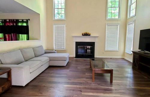 Sweet Home in the heart of Cary Close to NCSU UNC DUKE - Foto 44