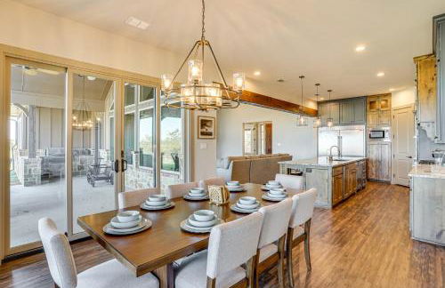 Elegant Sunset Meadow Ranch in Texas with Hot Tub - Photo 10