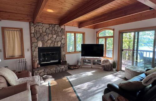 Spooner Shores - Wooded, Lakefront Retreat - Foto 17