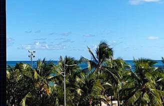 NA BEIRA MAR DE PAJUCARA- EDIF NEO- APARTAMENTO QUARTO E SALA- TEM VARANDA - VISTA LATERAL DO MAR- RUA JULIO PLECH FILHO 60 ESQUINA COM AVENIDA DOUTOR ANTONIO GOUVEIA - CONSUMO ELETRICO É PAGO No CKECK-OUT 1KWH É 1,35 REIAS - Foto 41