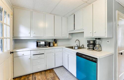 Near Shops and Parks Dog-Friendly Maryland Gem - Photo 10