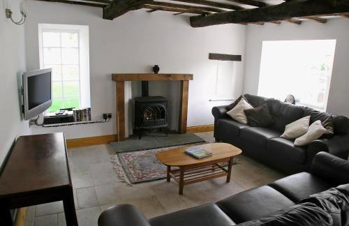 The Larches - Photo 2