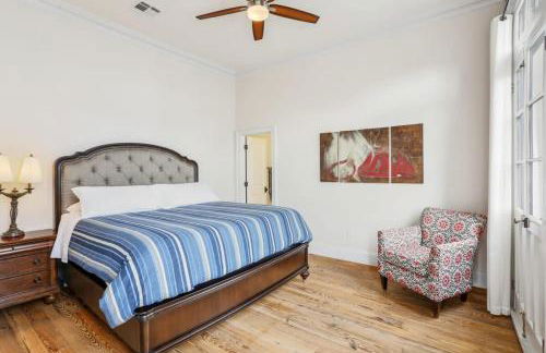 The Burgundy House #1 Steps to the French Quarter - Foto 14