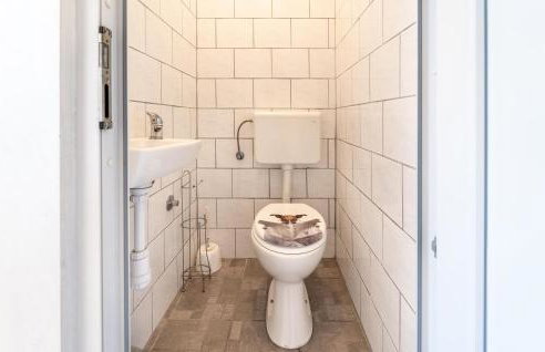 Four-Bedroom Holiday Home In Islam Latinski - Photo 47