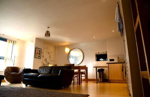 The Comfort Hub - Leeds Train Station - Foto 26