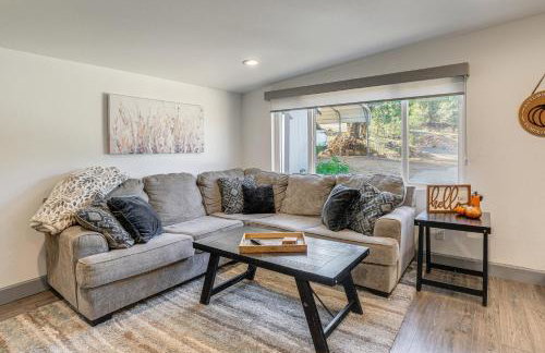 Relax Fireside Prescott Retreat with Hot Tub! - Foto 9