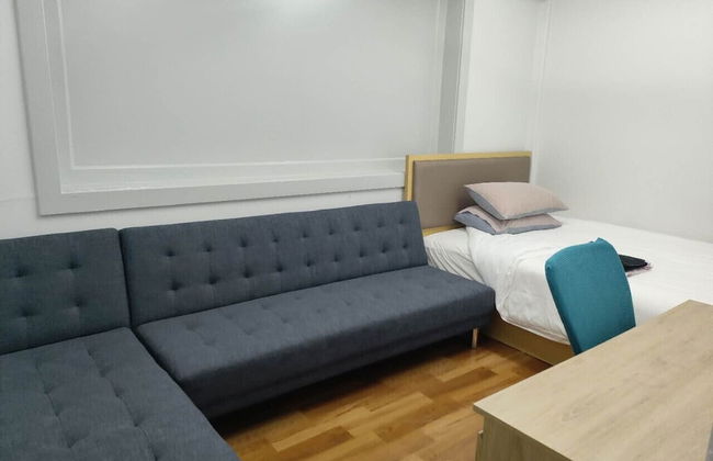 1 Double 2 single 2 Sofa Beds Suite 4 - Photo 2