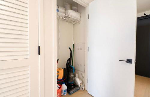 Sky High at Beaudry 2 Bed Apt WITH FREE PARKING - Foto 58