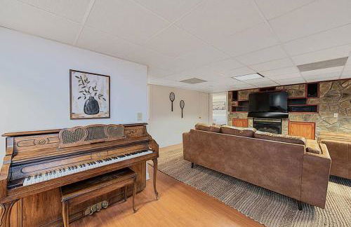 Jackson River Estate Main House Pool, Riverfront, sleeps 15 - Foto 47