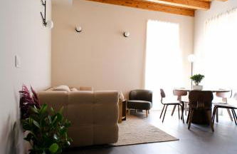 The Tower Premium Apartment - Beams & Views - 3 Min Walk to Bernina Express & Station - Foto 21